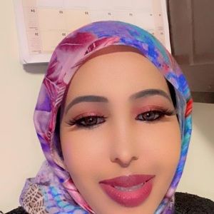 Meet your Posher, Nasra